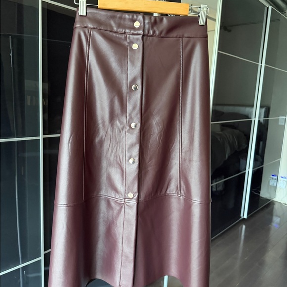 Nicole Miller Maroon Pleather A-Line Skirt - Picture 3 of 16